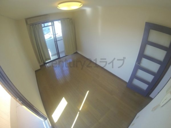 川西市出在家町のマンション