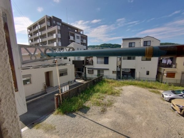 川西市南花屋敷１丁目のマンション