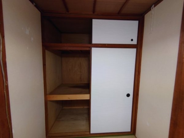 川西市南花屋敷１丁目のマンション