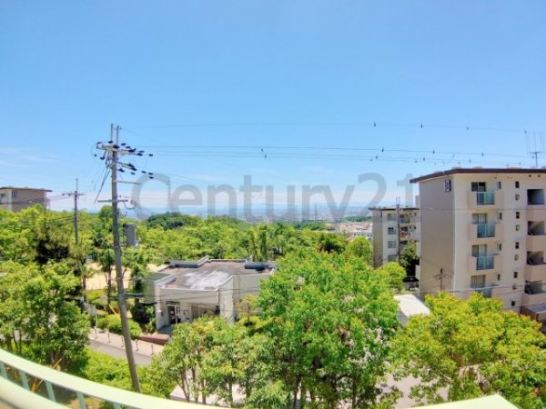 宝塚市中山五月台５丁目のマンション
