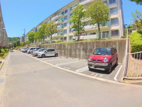 宝塚市中山五月台５丁目のマンション