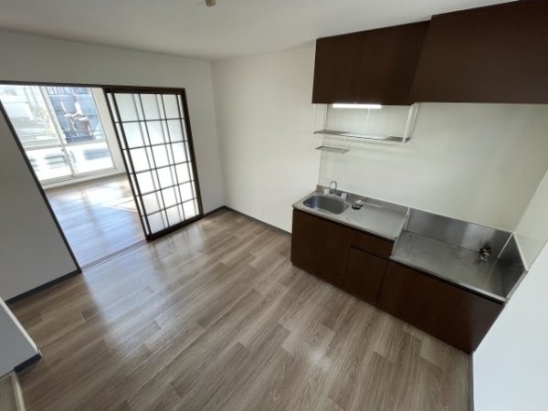 西宮市門戸岡田町のアパート