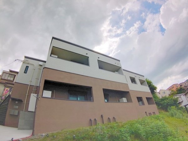 川西市花屋敷１丁目のマンション
