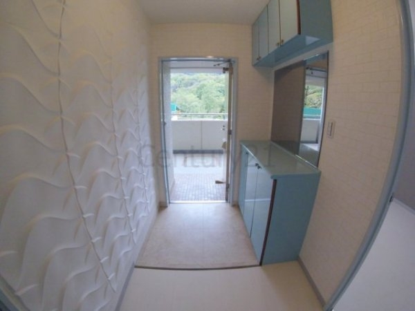 宝塚市逆瀬台１丁目のマンション