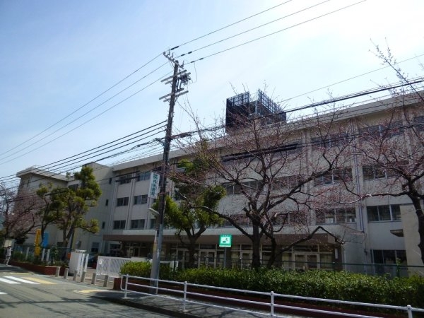 宝塚市末成町のマンション(宝塚市立 末成小学校)