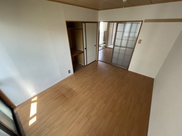 西宮市段上町４丁目のアパート