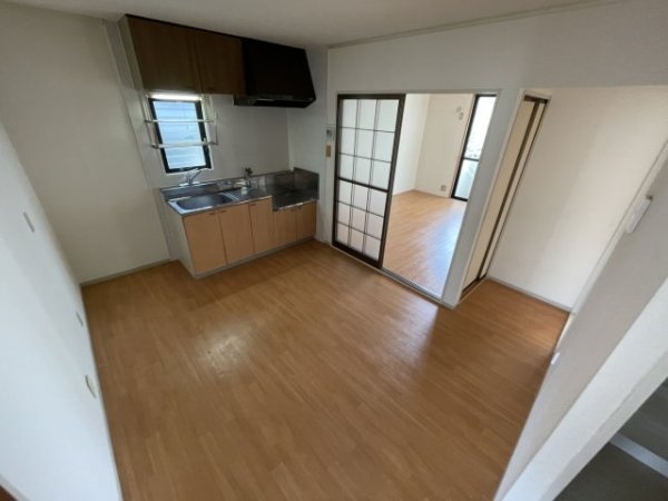 西宮市段上町４丁目のアパート