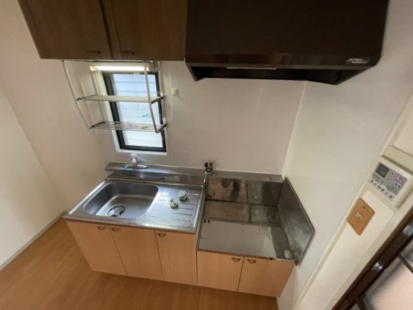 西宮市段上町４丁目のアパート