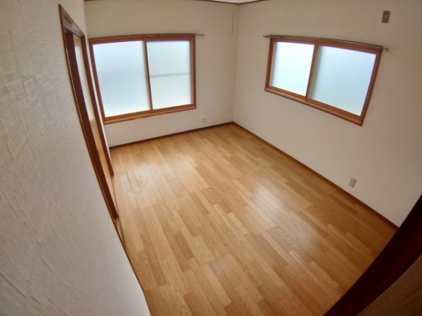 川西市鼓が滝３丁目の貸家