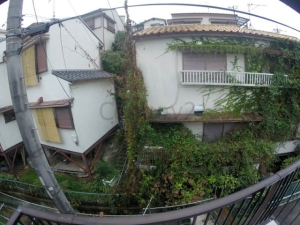 川西市鼓が滝２丁目のアパート