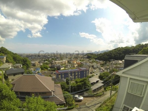 宝塚市平井山荘のアパート