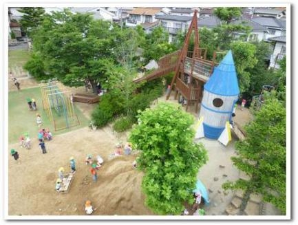 川西市錦松台のテラスハウス(私立藤ヶ丘幼稚園)