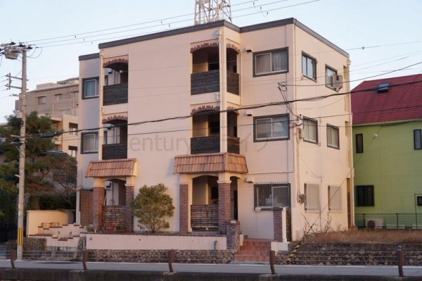 リノ逆瀬川