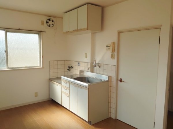リノ逆瀬川