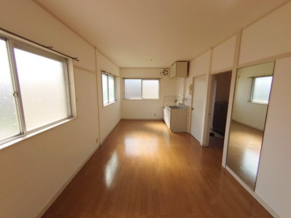 リノ逆瀬川