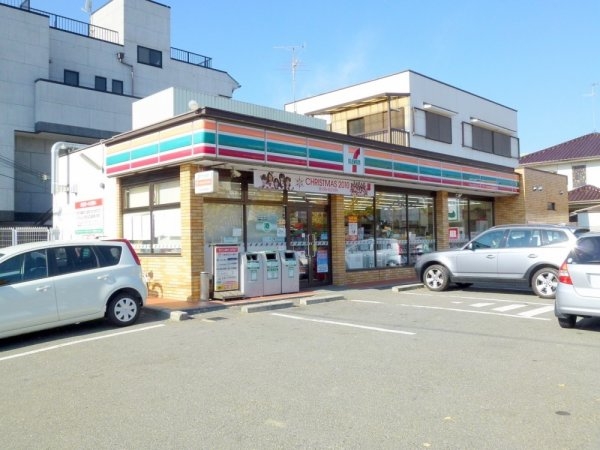 宝塚市中筋９丁目のマンション(セブンイレブン宝塚泉町店)