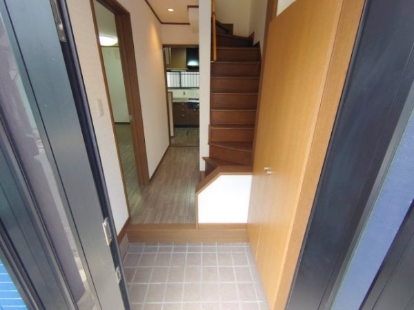 西宮市堤町のテラスハウス