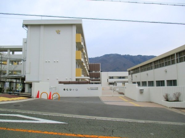 池田市木部町のマンション(池田市立細郷中学校)