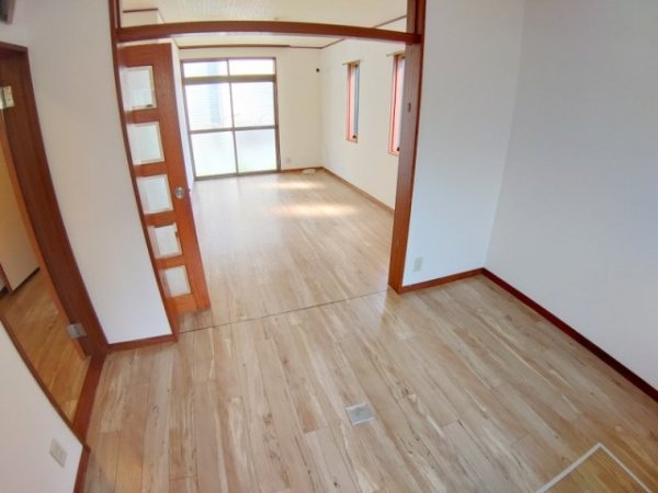 宝塚市山本中３丁目のテラスハウス