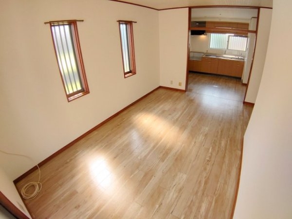 宝塚市山本中３丁目のテラスハウス