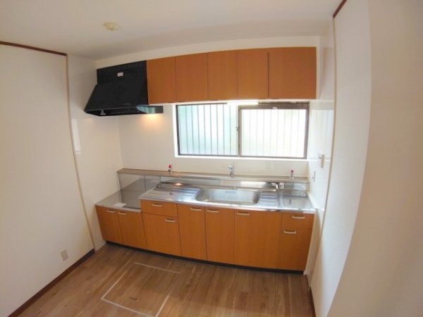 宝塚市山本中３丁目のテラスハウス