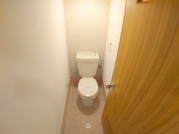 宝塚市山本中３丁目のテラスハウス