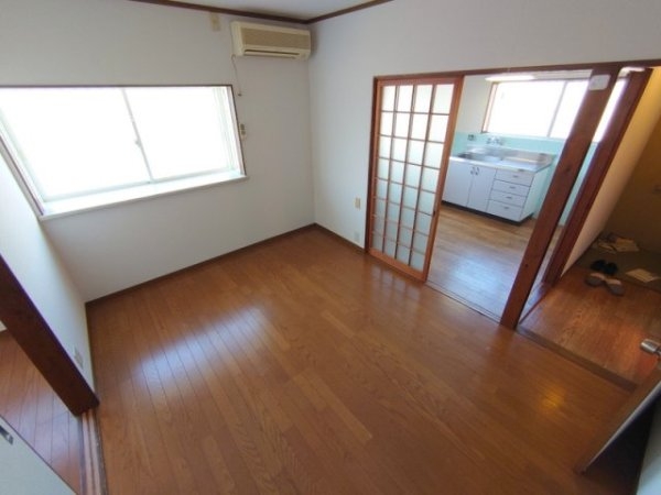 伊丹市行基町２丁目のアパート