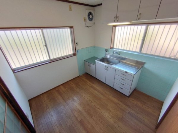 伊丹市行基町２丁目のアパート