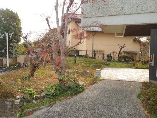 西宮市仁川百合野町の貸家