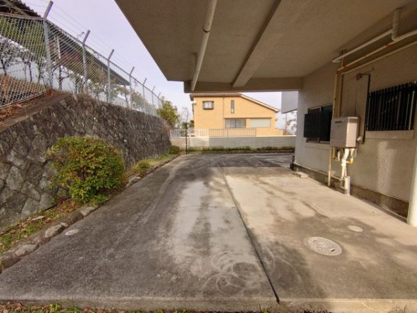 西宮市仁川百合野町の貸家