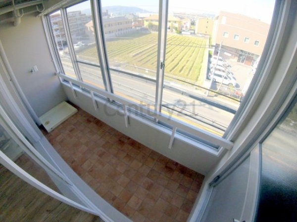 伊丹市中野西４丁目のマンション