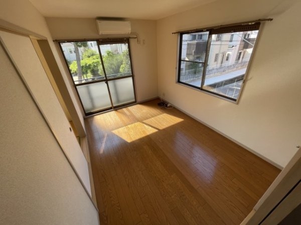 西宮市日野町のアパート