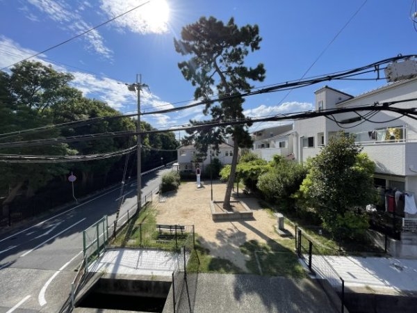 西宮市日野町のアパート