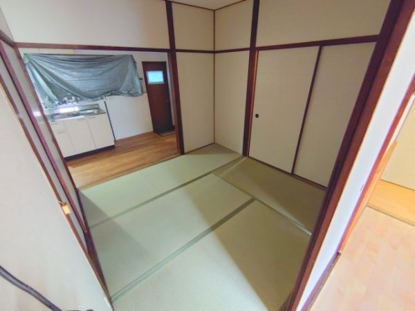 伊丹市鴻池６丁目のアパート