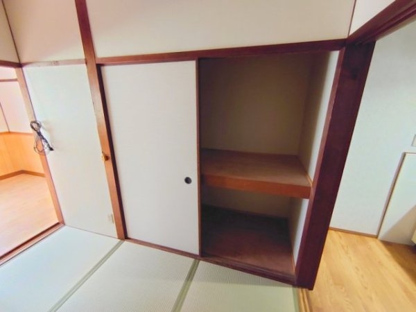 伊丹市鴻池６丁目のアパート