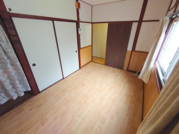 伊丹市鴻池６丁目のアパート