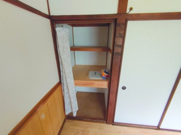 伊丹市鴻池６丁目のアパート