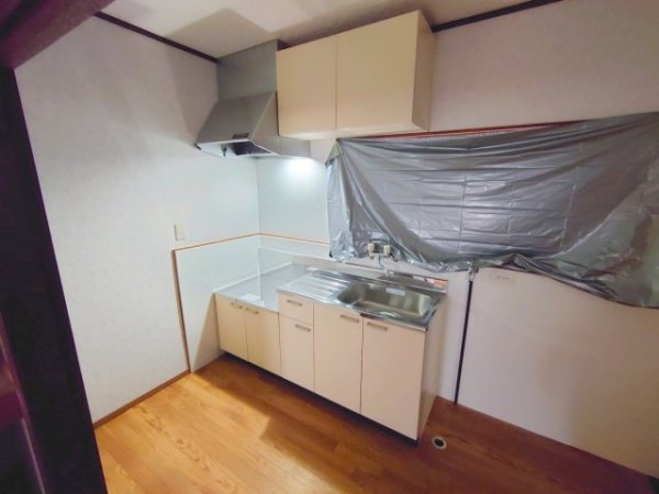 伊丹市鴻池６丁目のアパート