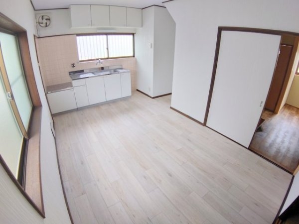 宝塚市安倉中３丁目の貸家