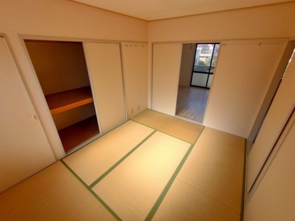 西宮市若山町のアパート