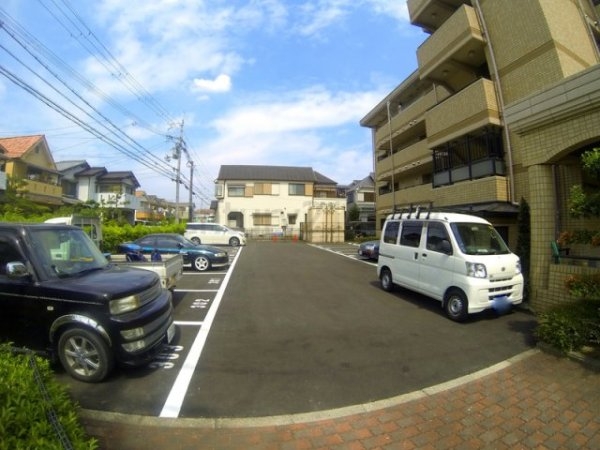 宝塚市安倉南３丁目のマンション