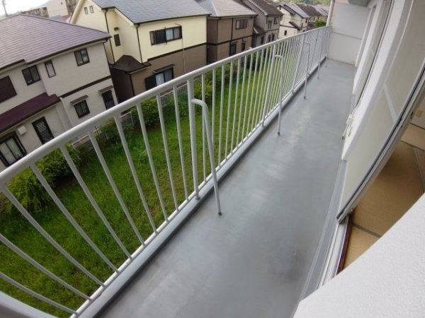 川西市清和台東２丁目のマンション