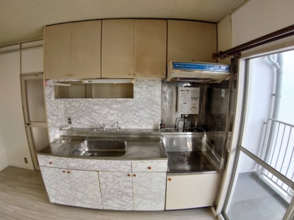 川西市清和台東２丁目のマンション
