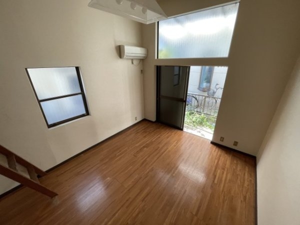 西宮市上ケ原六番町のマンション