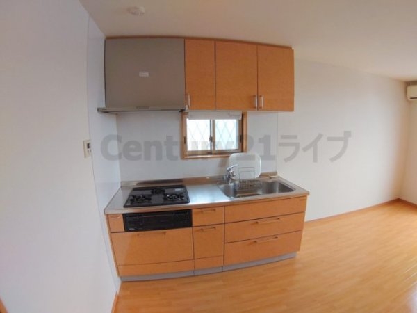 西宮市段上町８丁目のアパート