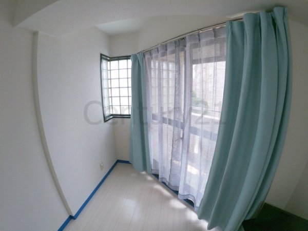 箕面市西小路２丁目のマンション
