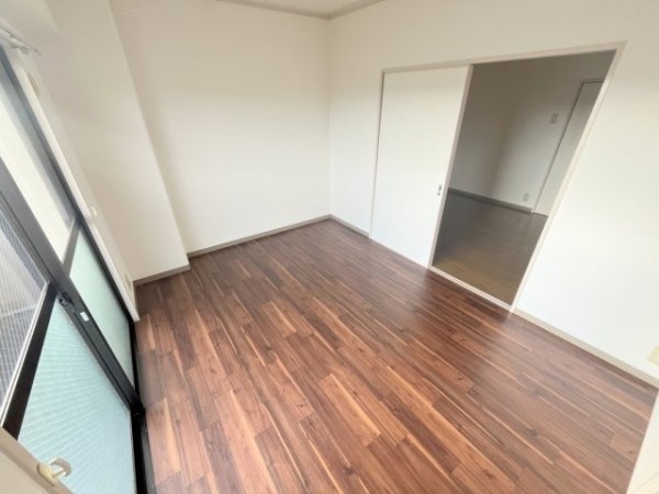 川西市笹部２丁目のマンション