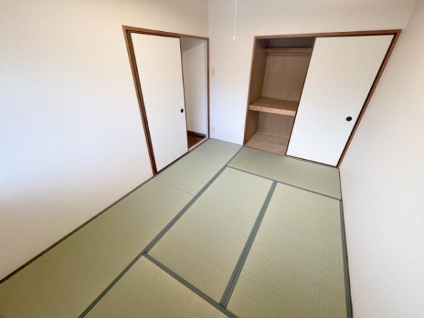 川西市笹部２丁目のマンション