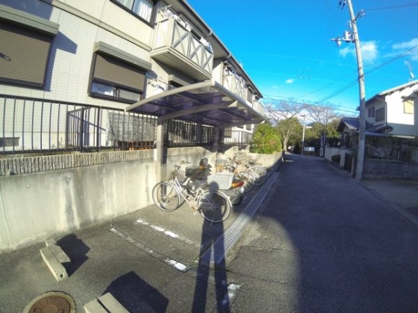 宝塚市平井２丁目のアパート