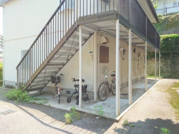 宝塚市湯本町のアパート